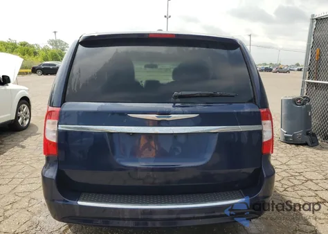 2014 Chrysler Town & Country Touring z USA, uszkodzony, nr VIN 2C4RC1BG6ER259314